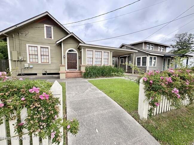 property at 1114 W Congress St