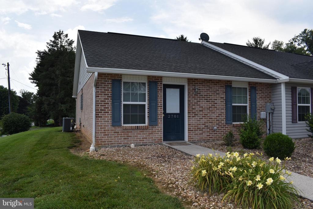 2701 Roosevelt Dr in Chambersburg, PA - Building Photo