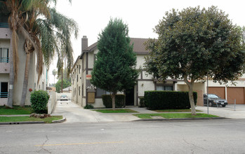 14654 Sylvan St in Van Nuys, CA - Building Photo - Building Photo