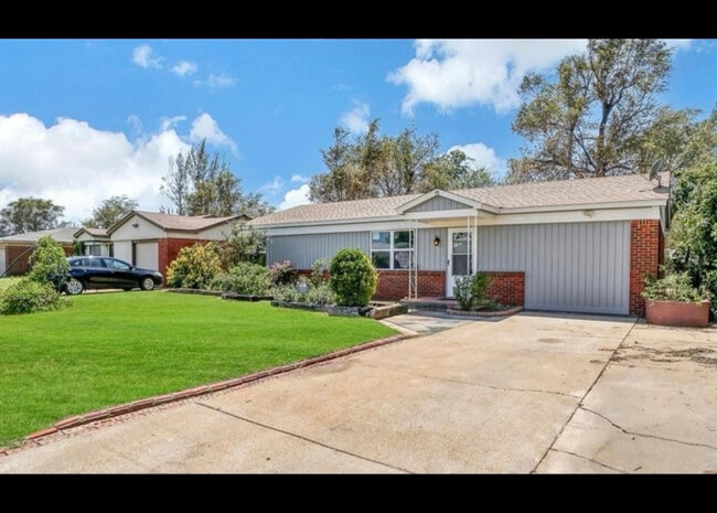 1033 Coe St in Altus, OK - Building Photo - Building Photo