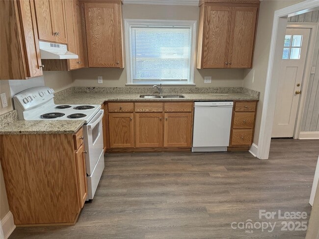 213 Magnolia St in Statesville, NC - Building Photo - Building Photo