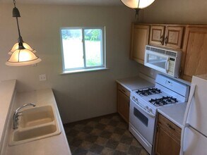 2703 Michaela St in Bellevue, NE - Building Photo - Building Photo