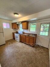 2427 PA-390 in Canadensis, PA - Building Photo - Building Photo
