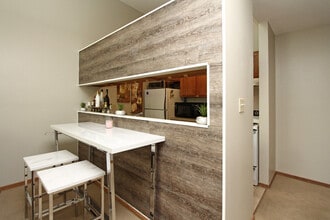 1223 N 9th St, Unit 103 in Lincoln, NE - Foto de edificio - Building Photo