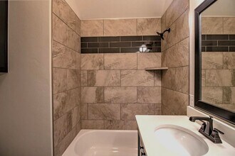 813 NW 188th St in Edmond, OK - Building Photo - Building Photo