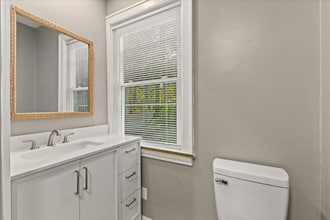 350 Hill Park Dr in Bristol, VA - Foto de edificio - Building Photo