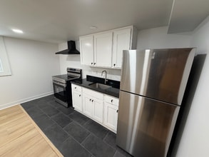 1388 W 83rd St, Unit 114 in Cleveland, OH - Building Photo - Building Photo