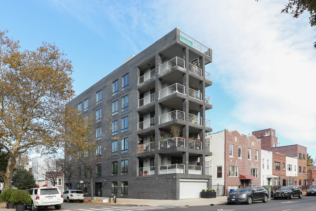 805 5th Ave in Brooklyn, NY - Building Photo