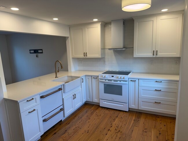 25 Lawrence St in Westbrook, ME - Building Photo - Building Photo