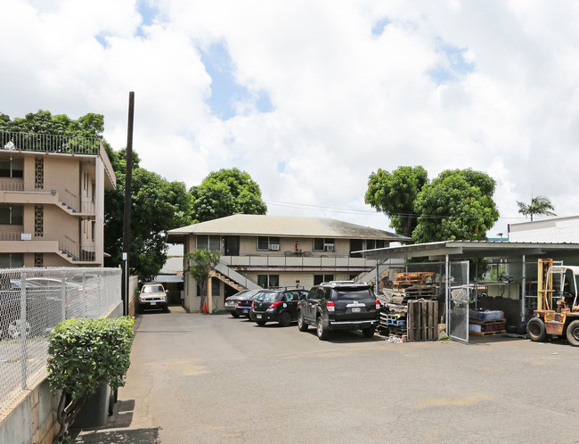 409 Kamehameha Hwy in Aiea, HI - Building Photo - Building Photo