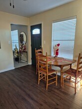 2102 N Pearland Ave in Pearland, TX - Building Photo - Building Photo