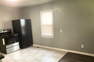 2036 NE Grand Blvd in Oklahoma City, OK - Building Photo - Building Photo