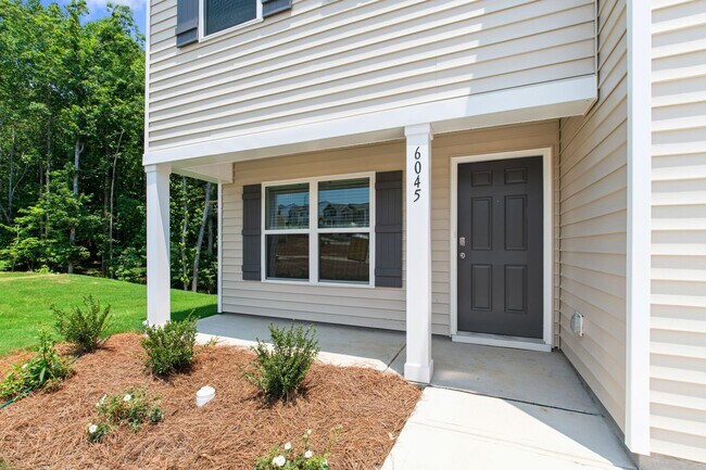 6045 Sodium St in Raleigh, NC - Foto de edificio - Building Photo
