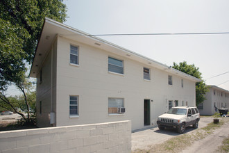 436 75th Ave N in St. Petersburg, FL - Building Photo - Building Photo