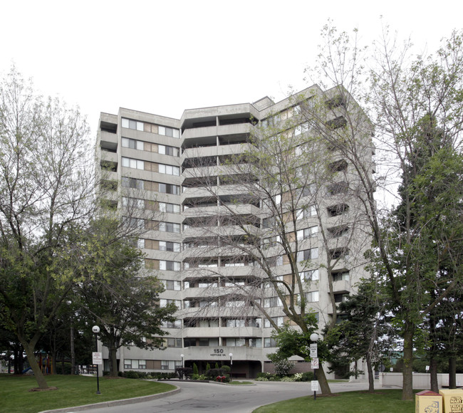 150 Neptune Dr in Toronto, ON - Building Photo - Primary Photo