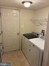 8915 Amelung St in Frederick, MD - Foto de edificio - Building Photo