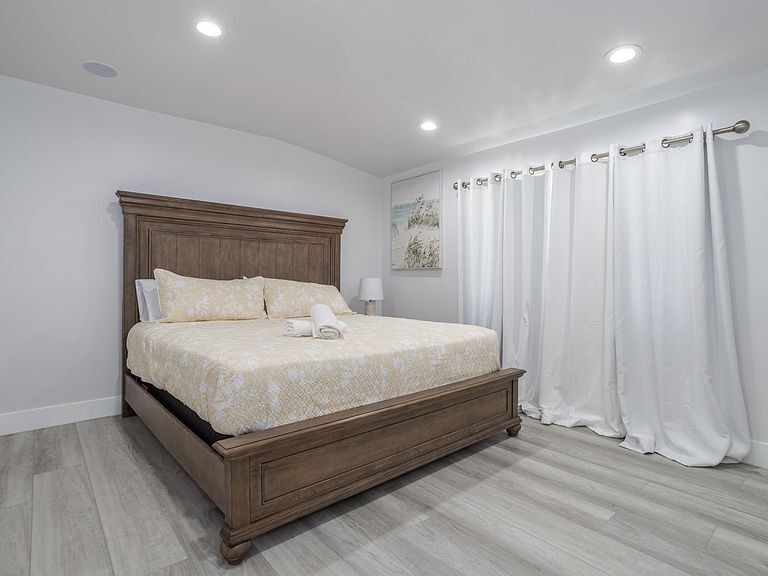 18224 Index St, Unit 18226 in Porter Ranch, CA - Building Photo