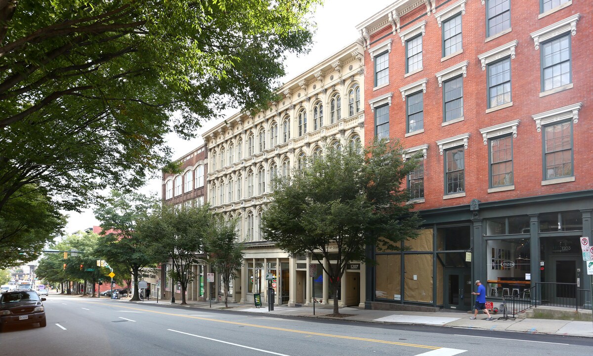 Shockoe Commons in Richmond, VA - Building Photo