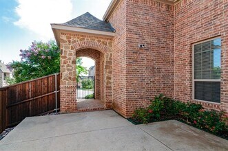1231 Huron Dr in Grapevine, TX - Building Photo - Building Photo