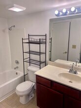 120 Glengarry Dr in Bloomingdale, IL - Building Photo - Building Photo