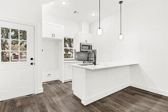106 Armstrong St in Houston, TX - Building Photo - Building Photo