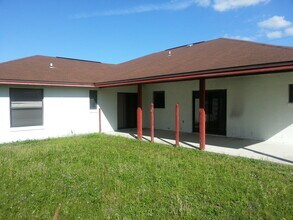 356 Montgomery Ct in Kissimmee, FL - Building Photo - Building Photo