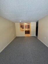 Hillside Terrace in Claremont, NH - Building Photo - Building Photo