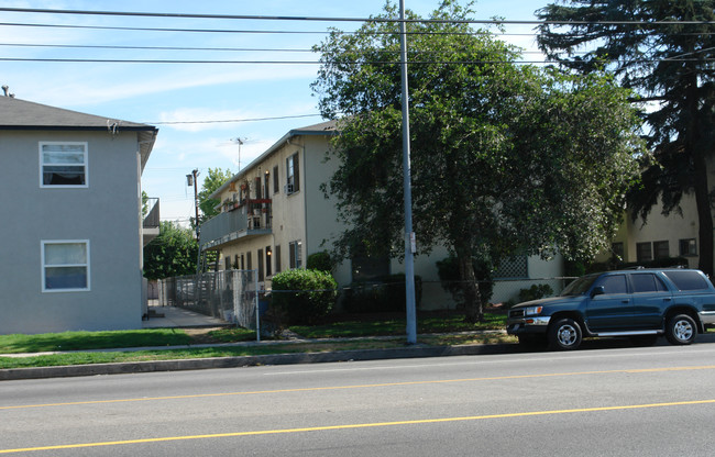 12233 Vanowen St in North Hollywood, CA - Building Photo - Building Photo