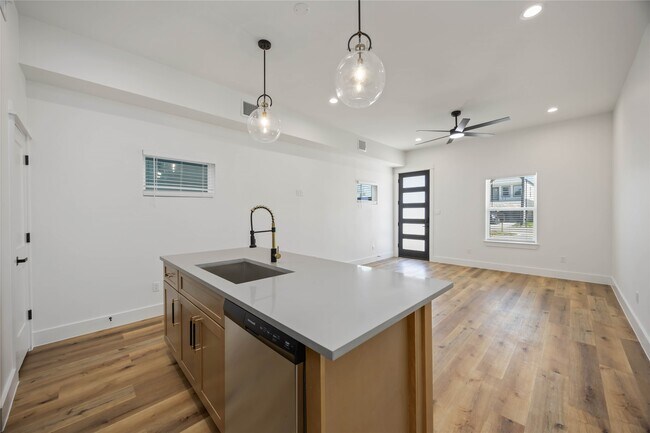 8013 Cora St in Houston, TX - Building Photo - Building Photo