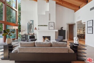 2238 Stradella Rd in Los Angeles, CA - Building Photo - Building Photo
