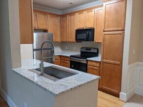 223 Waterford Lake Dr, Unit West Cary Condo in Cary, NC - Building Photo - Building Photo