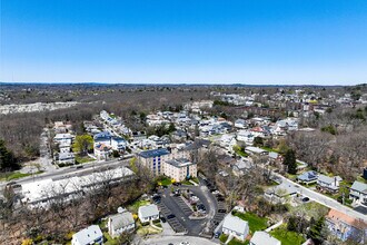 Hillview Condominium in West Roxbury, MA - Foto de edificio - Building Photo