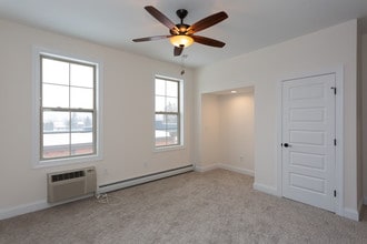The Lofts at Cazenovia Market in Cazenovia, NY - Foto de edificio - Interior Photo