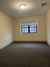 12 Florence St, Unit #105 in Malden, MA - Building Photo - Building Photo