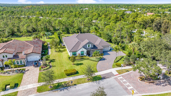 19240 SE Hidden Bridge Ct in Jupiter, FL - Foto de edificio - Building Photo