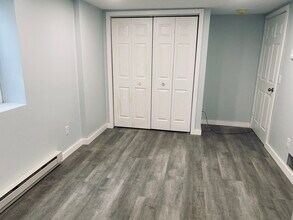 400 7th Ave SE, Unit B in Waseca, MN - Building Photo - Building Photo