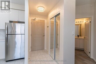 80 Aspen Springs Dr in Clarington, ON - Building Photo - Building Photo