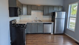 426 W Elm St, Unit A in Kent, OH - Building Photo