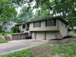 4225 N Grand Ave in Kansas City, MO - Building Photo - Building Photo
