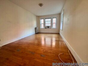 14 Centre St in Cambridge, MA - Foto de edificio - Building Photo