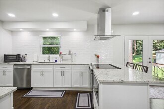 2832 Riderwood Dr in Decatur, GA - Building Photo - Building Photo