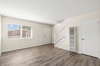 907 35th Ave in Santa Cruz, CA - Building Photo - Building Photo