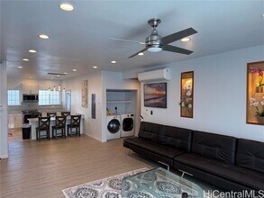 1380 Hoona St in Pearl City, HI - Building Photo - Building Photo