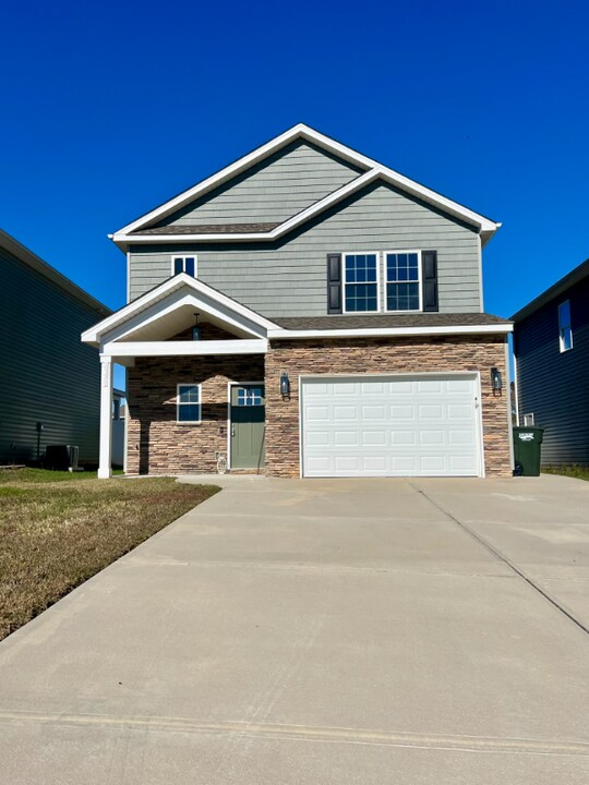 2530 Snow Creek Rd NE in Hickory, NC - Building Photo