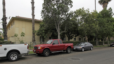 515 N Anna Dr in Anaheim, CA - Foto de edificio - Building Photo