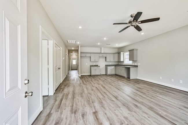 440 Ave B
