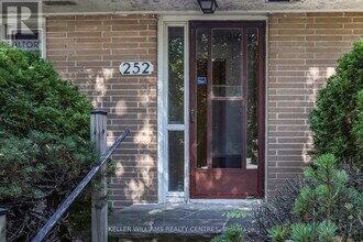 252 Elgin Mills Rd W in Richmond Hill, ON - Building Photo - Building Photo