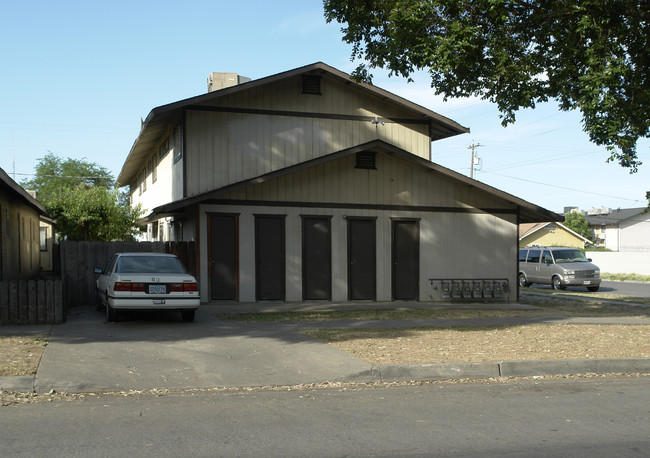 1250 I St in Merced, CA - Foto de edificio - Building Photo