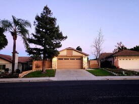 6940 Queens Ct in Moorpark, CA - Building Photo