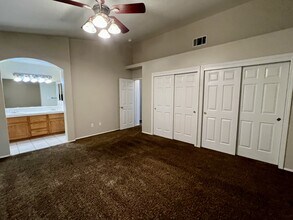 12012 Jenlee Ave in Bakersfield, CA - Building Photo - Building Photo